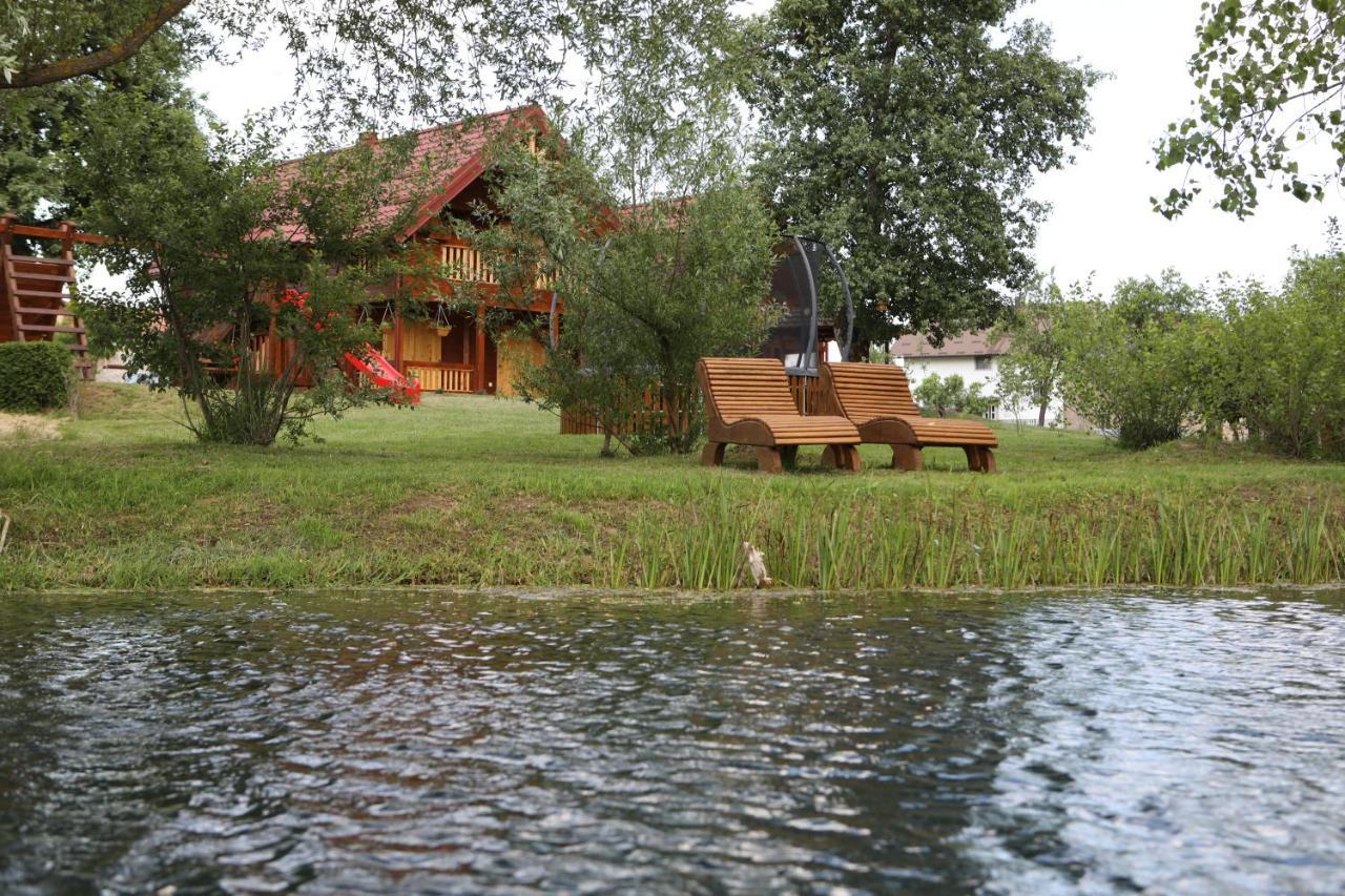 Riverside Apartments Otočac Exterior foto